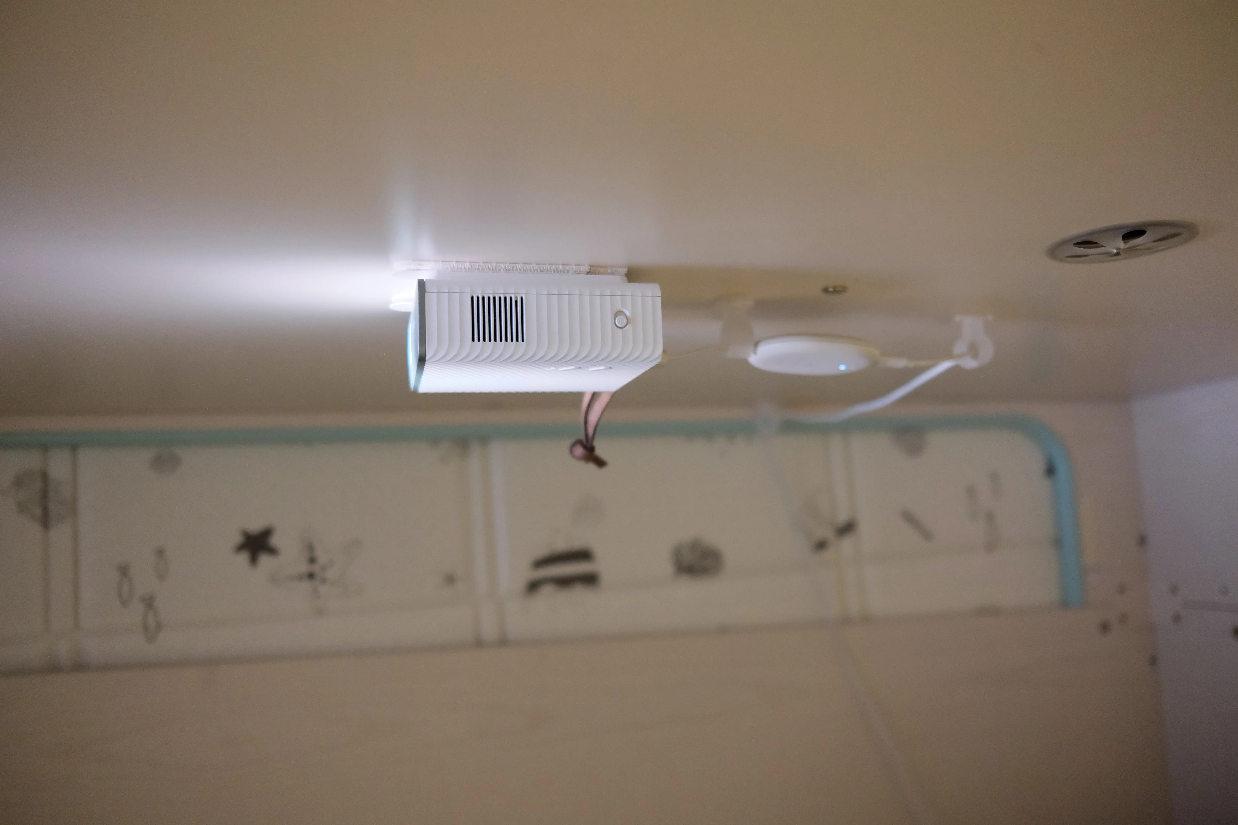 三組子母叩就可以裝在天花板上