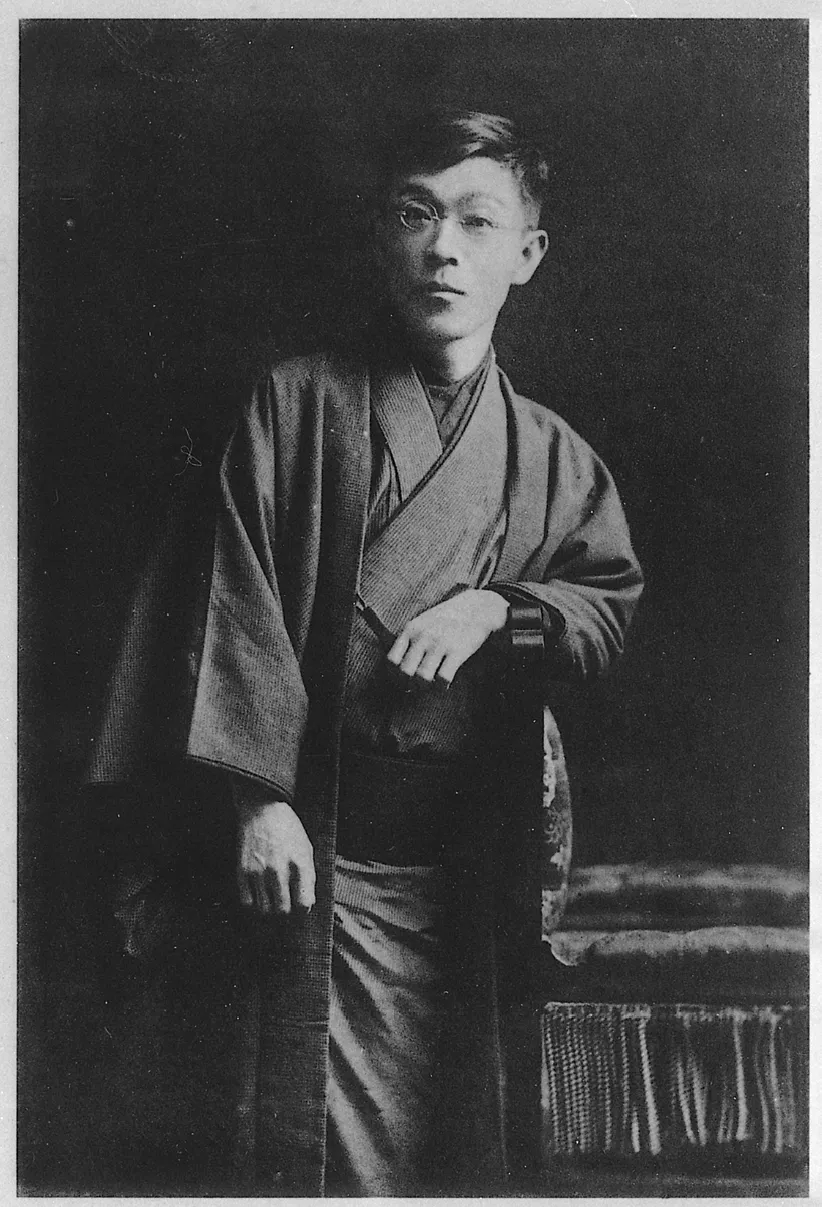 泉鏡花（攝影年份與攝影者不詳）