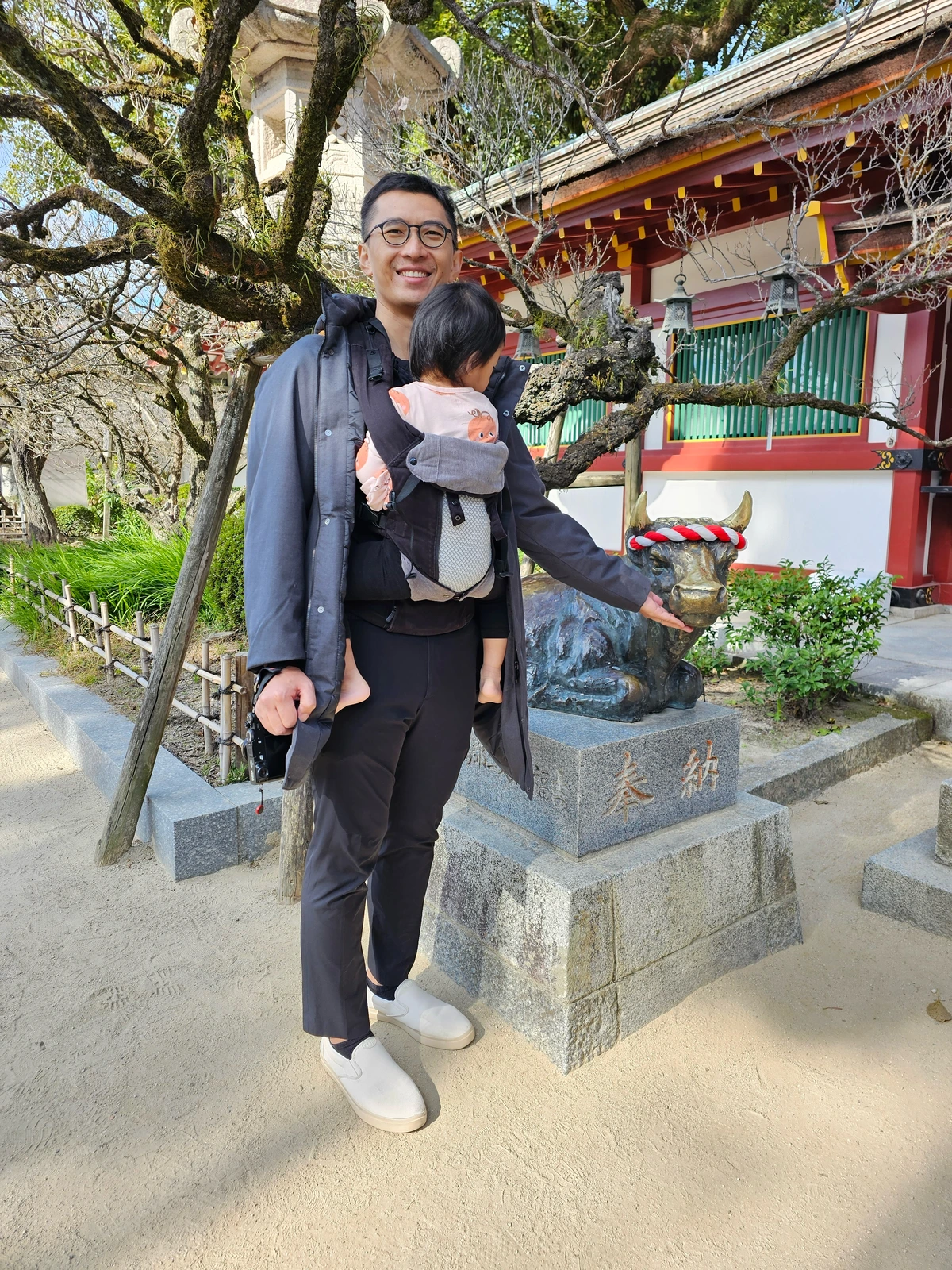 女兒醒了還是不願意下來走